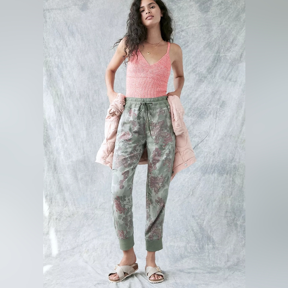 Pink Knit Tank & Green Floral Cargo Joggers Set